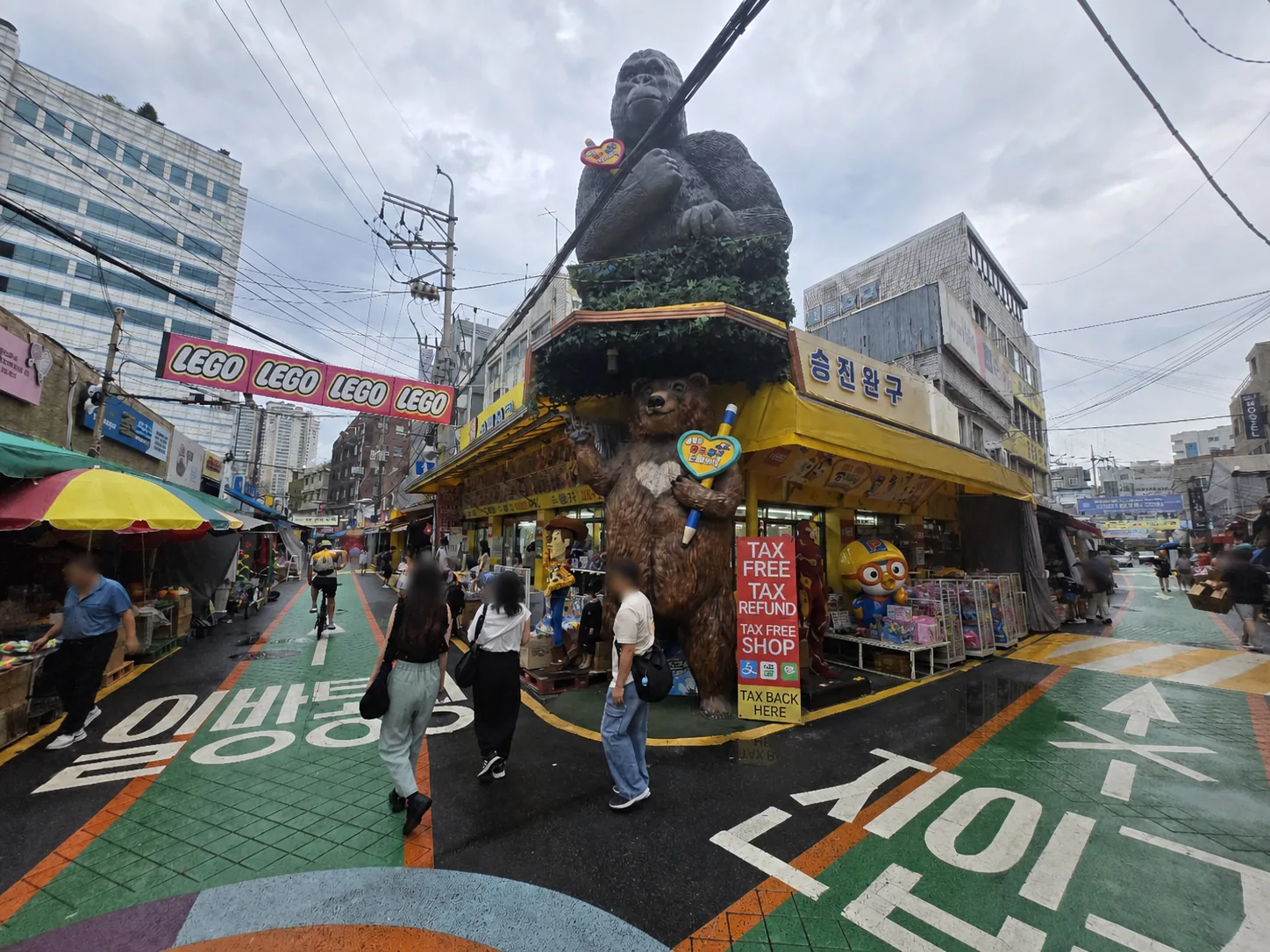 Junction of colorful wholesale toy shops at Dongdaemun Toy & Stationery Street near Dongmyo