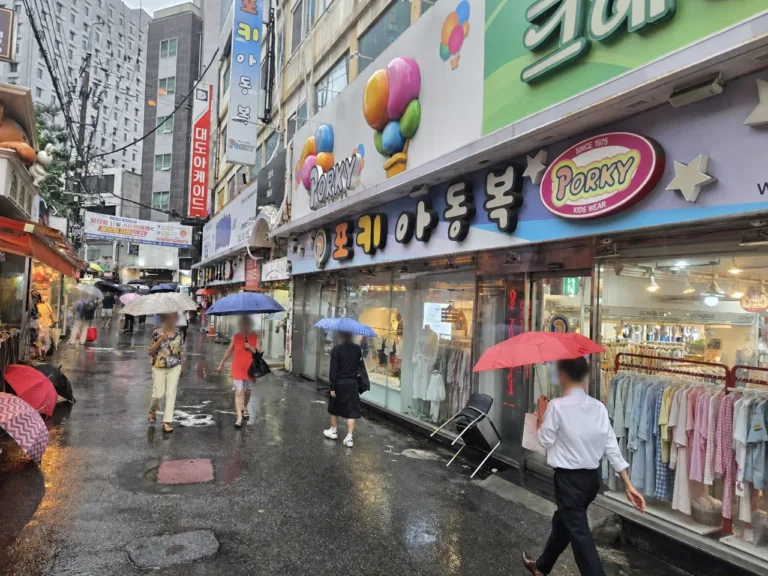 Namdaemun children’s clothing market street near Porky Kids in Seoul