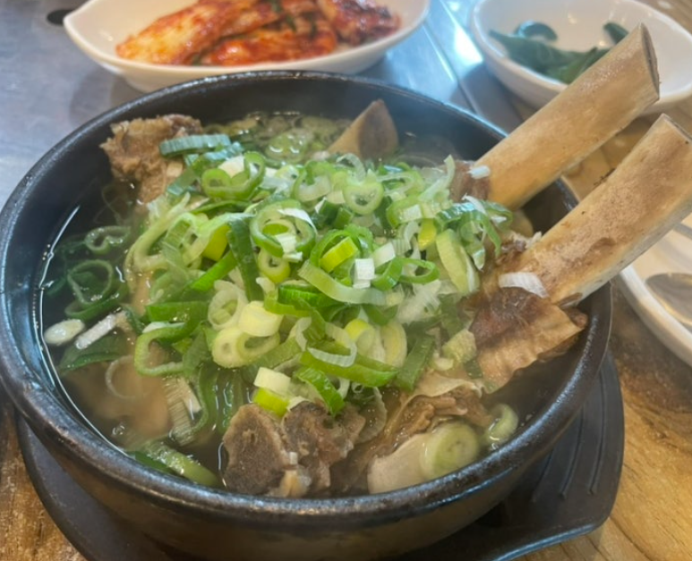 Galbitang beef short-rib soup with green onions